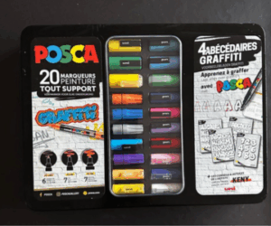 Une boite ouverte de feutre posca